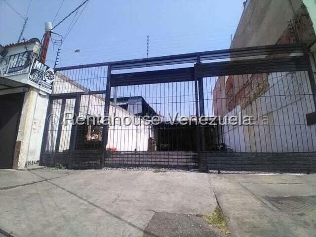 Comercial (Estacionamiento) en Alquiler en Centro, Lara - 11