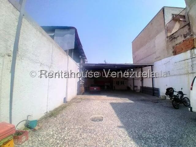 Comercial (Estacionamiento) en Alquiler en Centro, Lara - 23