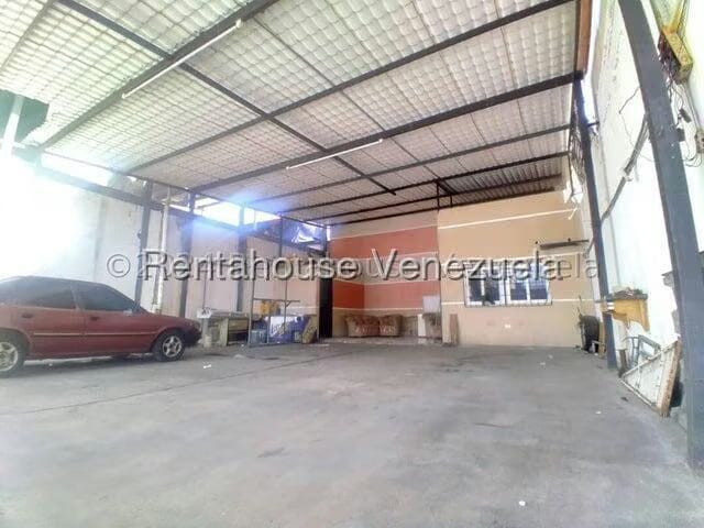 Comercial (Estacionamiento) en Alquiler en Centro, Lara - 24