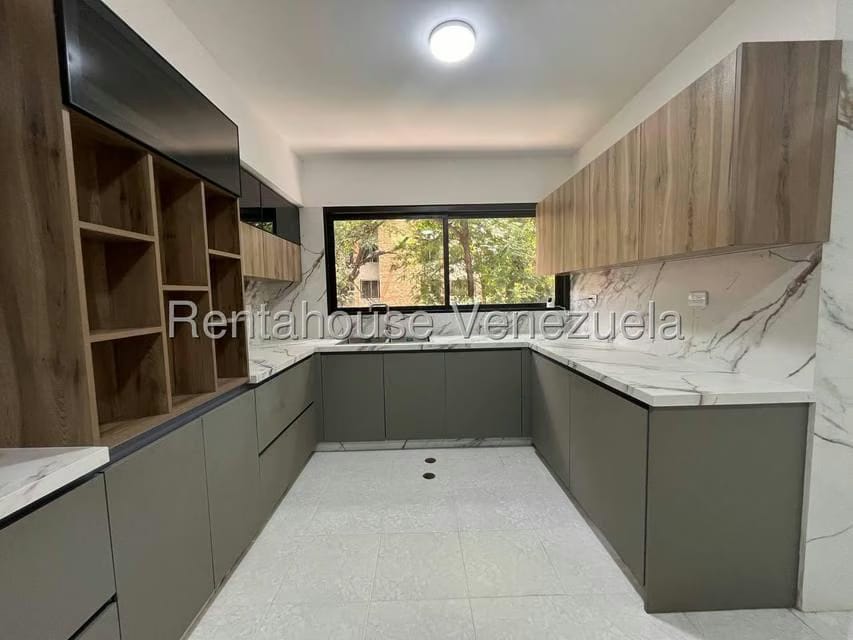 Apartamento (1 Nivel) en Venta en Campo Alegre, Distrito Metropolitano - 17