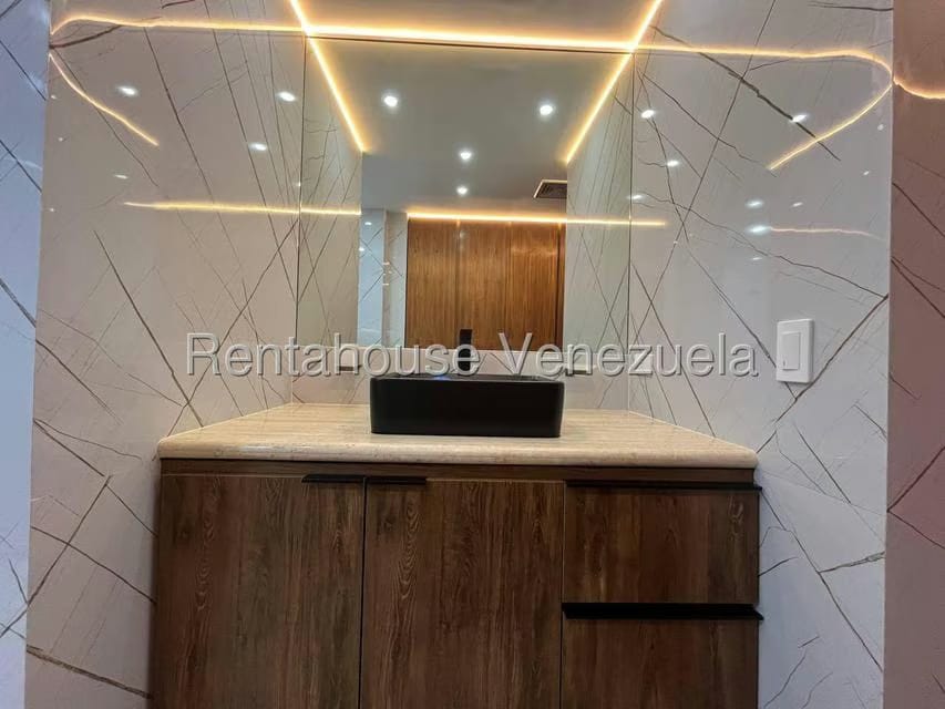 Apartamento (1 Nivel) en Venta en Campo Alegre, Distrito Metropolitano - 22