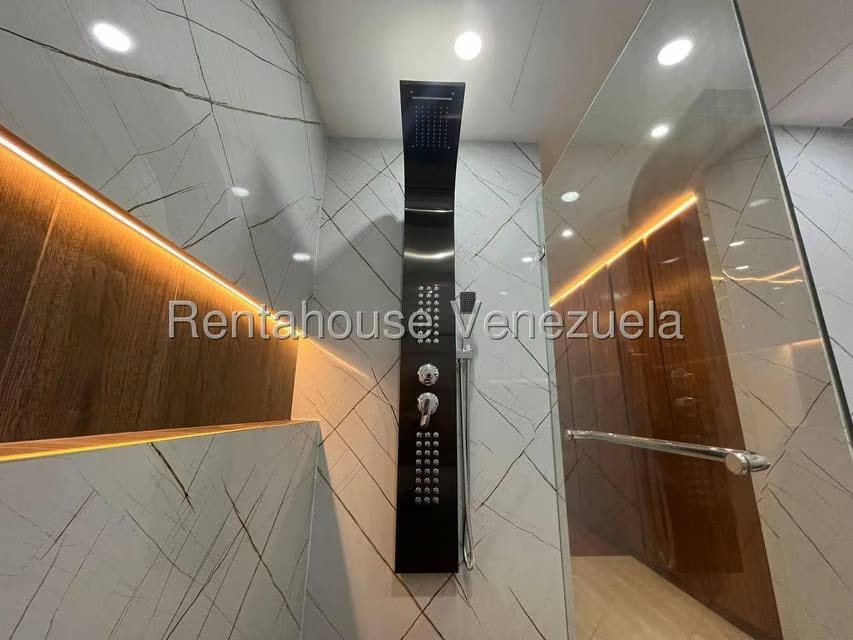 Apartamento (1 Nivel) en Venta en Campo Alegre, Distrito Metropolitano - 27