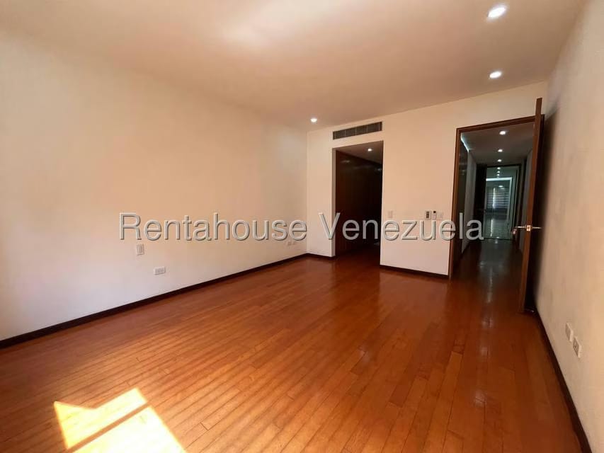 Apartamento (1 Nivel) en Venta en Campo Alegre, Distrito Metropolitano - 31