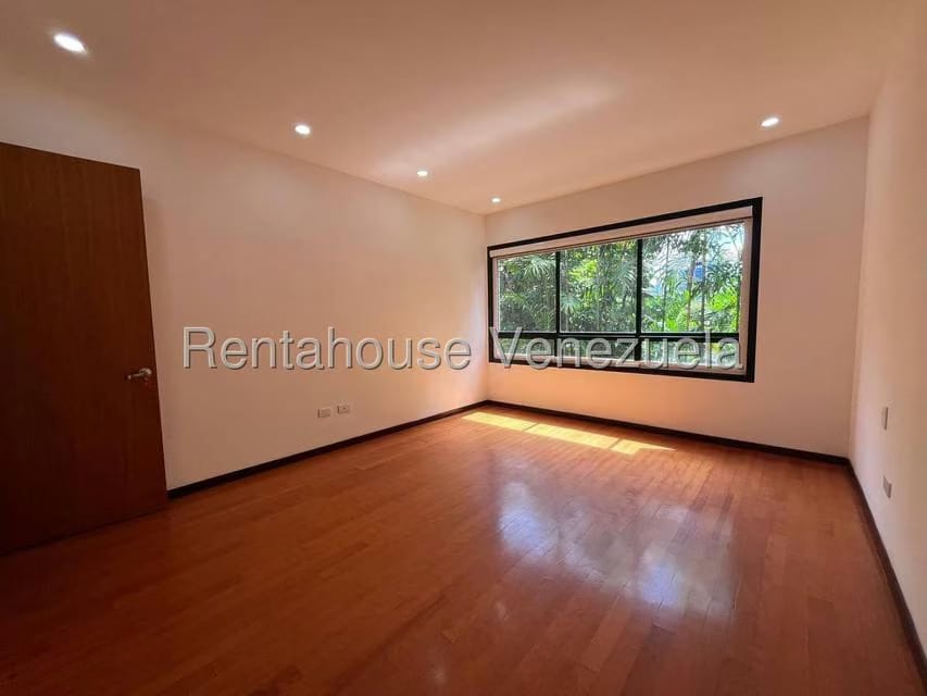 Apartamento (1 Nivel) en Venta en Campo Alegre, Distrito Metropolitano - 32