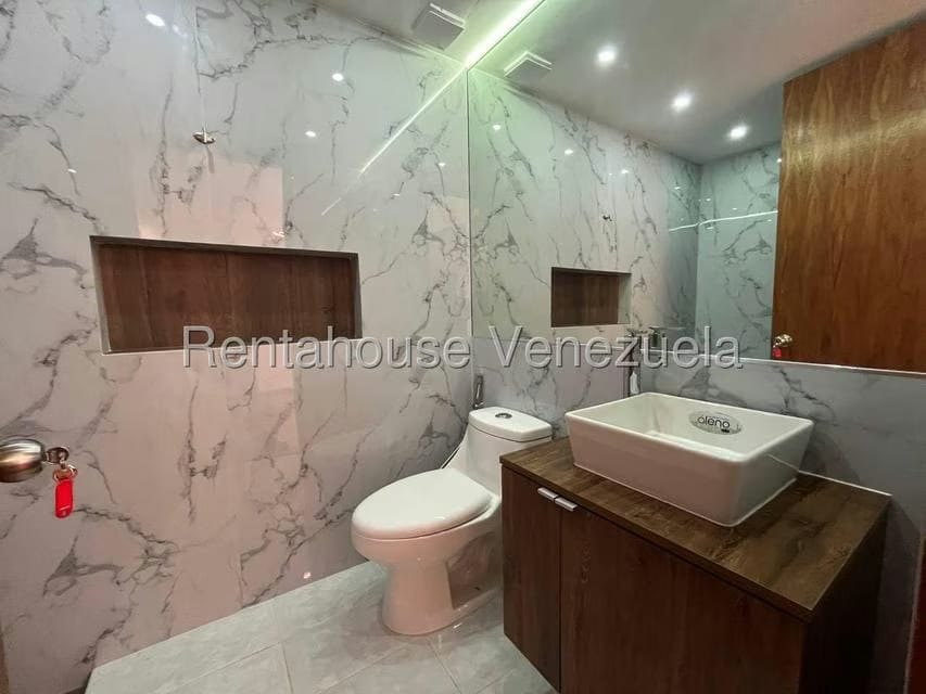 Apartamento (1 Nivel) en Venta en Campo Alegre, Distrito Metropolitano - 44