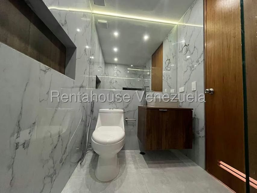 Apartamento (1 Nivel) en Venta en Campo Alegre, Distrito Metropolitano - 45