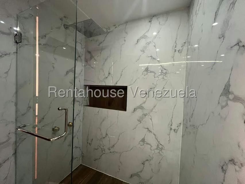 Apartamento (1 Nivel) en Venta en Campo Alegre, Distrito Metropolitano - 48