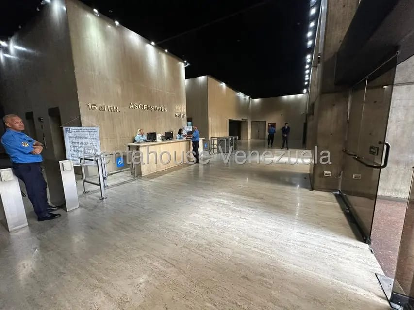 Comercial (Oficina) en Venta en Parroquia La Candelaria, Distrito Metropolitano - 2
