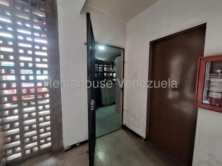 Negocios y Empresas (Automotores) en Venta en El Paraiso, Distrito Metropolitano - 17