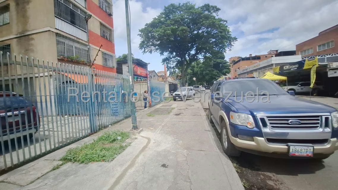 Negocios y Empresas (Automotores) en Venta en El Paraiso, Distrito Metropolitano - 21