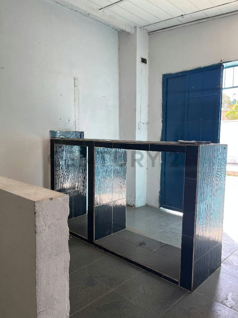 Alquiler Local Comercial En zona Repuestera de Naguanagua