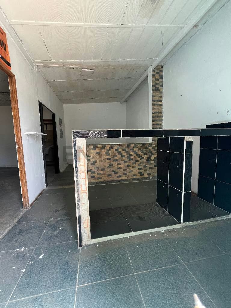 Alquiler Local Comercial En zona Repuestera de Naguanagua - 2