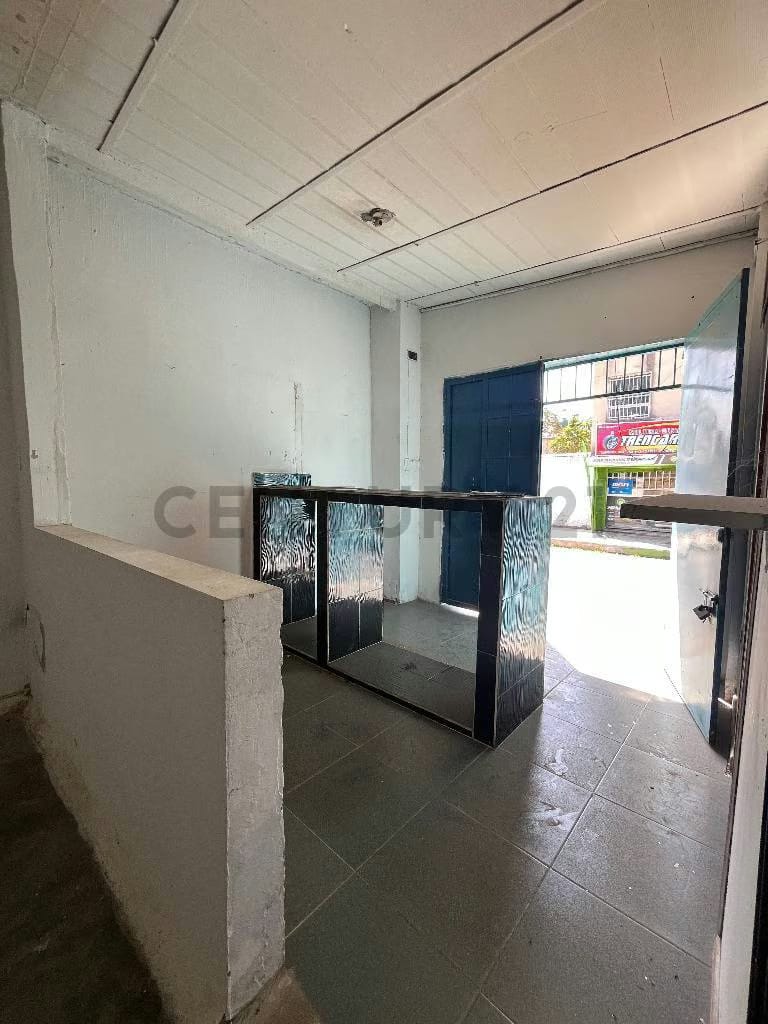 Alquiler Local Comercial En zona Repuestera de Naguanagua - 4