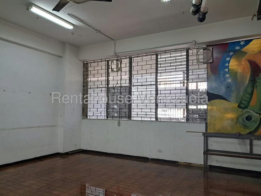Comercial (Local Comercial) en Venta en Parroquia La Candelaria, Distrito Metropolitano - 4