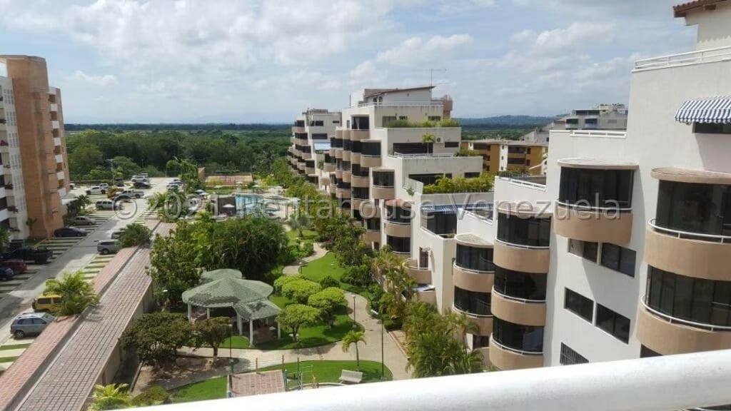 Apartamento (Multiples Niveles) en Venta en Agua Sal, Miranda - 2