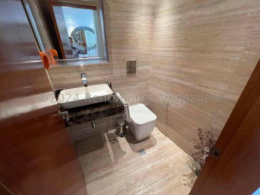Apartamento (Planta Baja) en Venta en Los Palos Grandes, Distrito Metropolitano - 17