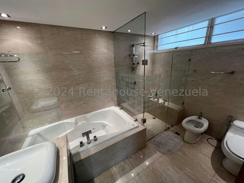 Apartamento (Planta Baja) en Venta en Los Palos Grandes, Distrito Metropolitano - 22
