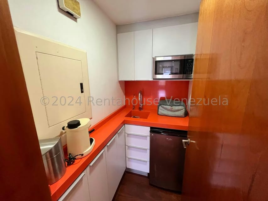 Apartamento (Planta Baja) en Venta en Los Palos Grandes, Distrito Metropolitano - 28