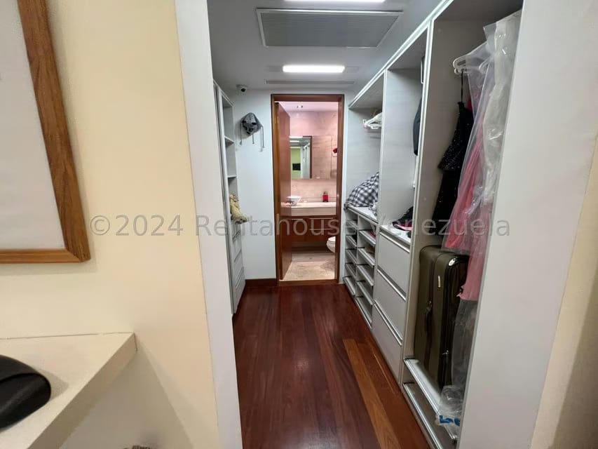 Apartamento (Planta Baja) en Venta en Los Palos Grandes, Distrito Metropolitano - 33