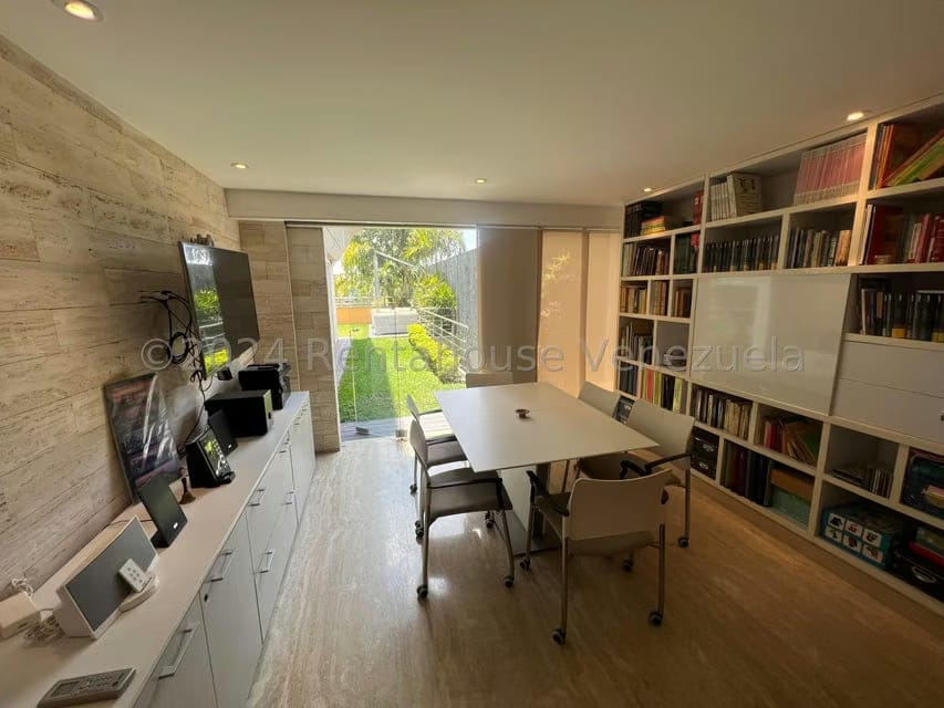Apartamento (Planta Baja) en Venta en Los Palos Grandes, Distrito Metropolitano - 43