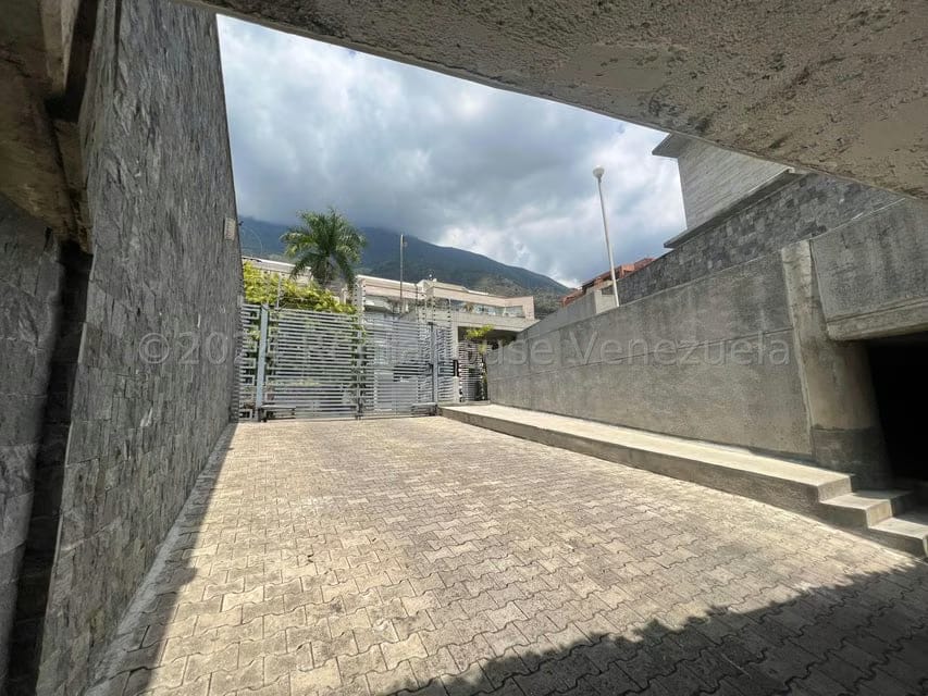 Apartamento (Planta Baja) en Venta en Los Palos Grandes, Distrito Metropolitano - 52