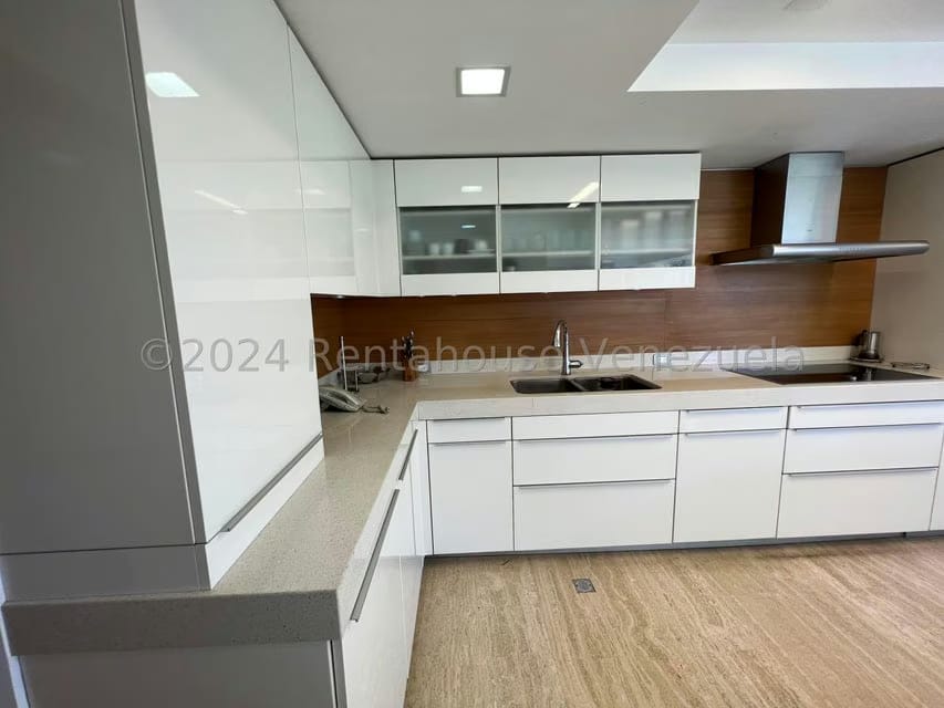 Apartamento (Planta Baja) en Venta en Los Palos Grandes, Distrito Metropolitano - 8