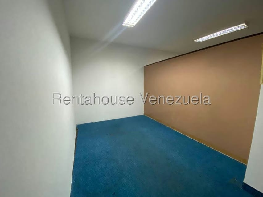 Comercial (Local Comercial) en Venta en Parroquia Catedral, Distrito Metropolitano - 13