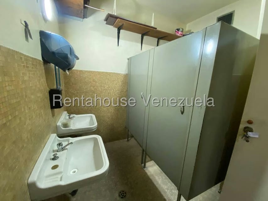 Comercial (Local Comercial) en Venta en Parroquia Catedral, Distrito Metropolitano - 17