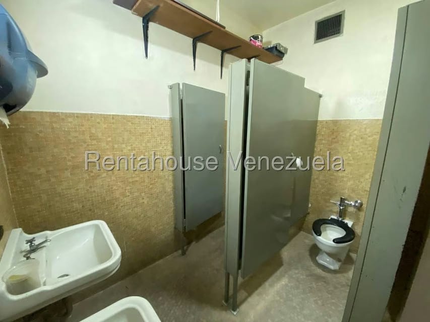 Comercial (Local Comercial) en Venta en Parroquia Catedral, Distrito Metropolitano - 18