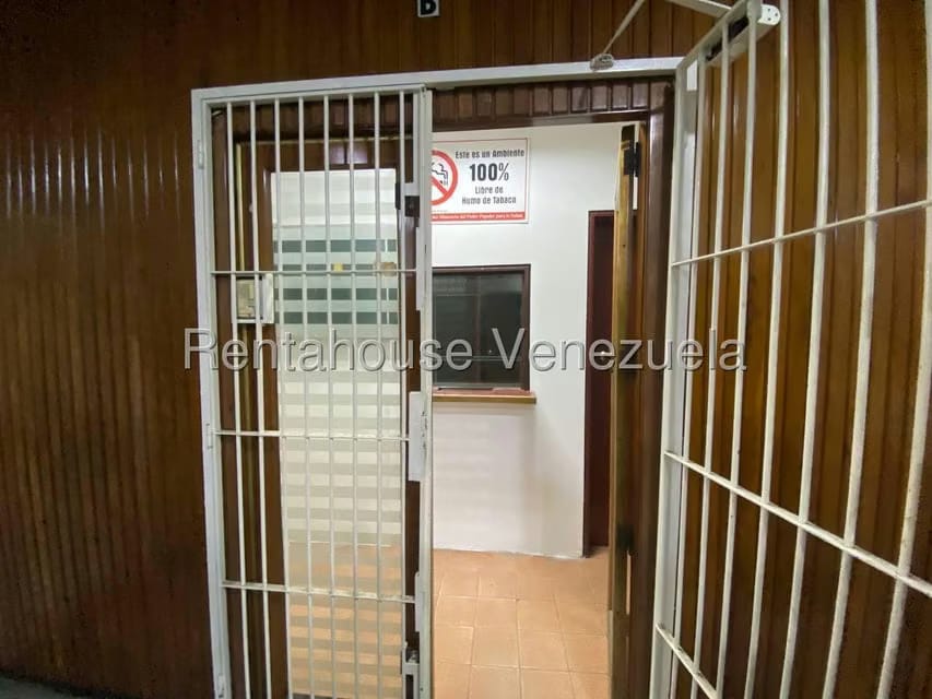 Comercial (Local Comercial) en Venta en Parroquia Catedral, Distrito Metropolitano - 3