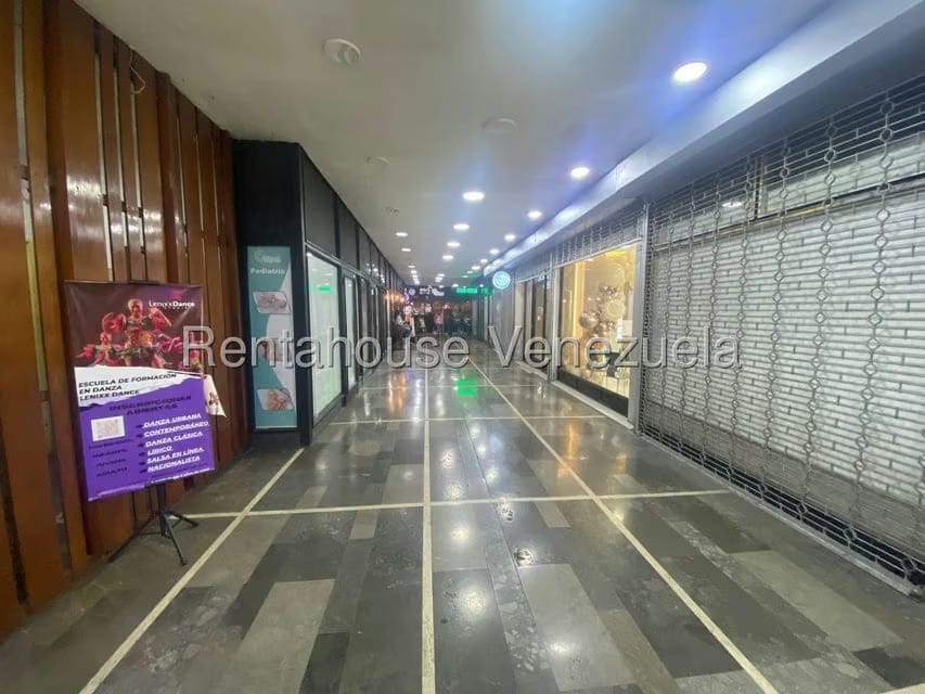 Comercial (Local Comercial) en Venta en Parroquia Catedral, Distrito Metropolitano - 21