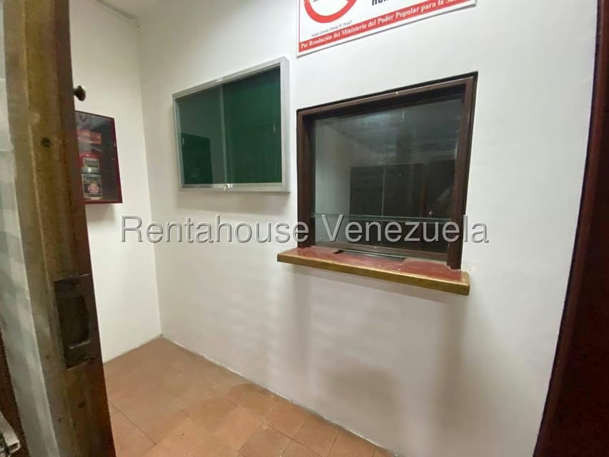 Comercial (Local Comercial) en Venta en Parroquia Catedral, Distrito Metropolitano - 4