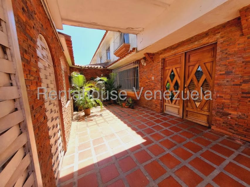 Casa (Multipes Niveles) en Venta en Villa Heroica, Miranda - 2