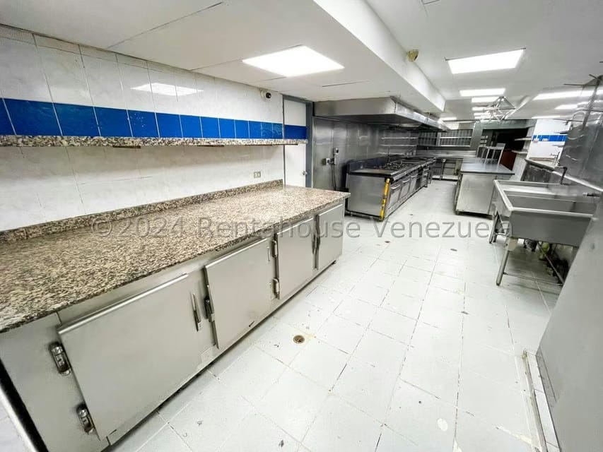Comercial (Local Comercial) en Alquiler en Los Palos Grandes, Distrito Metropolitano - 15