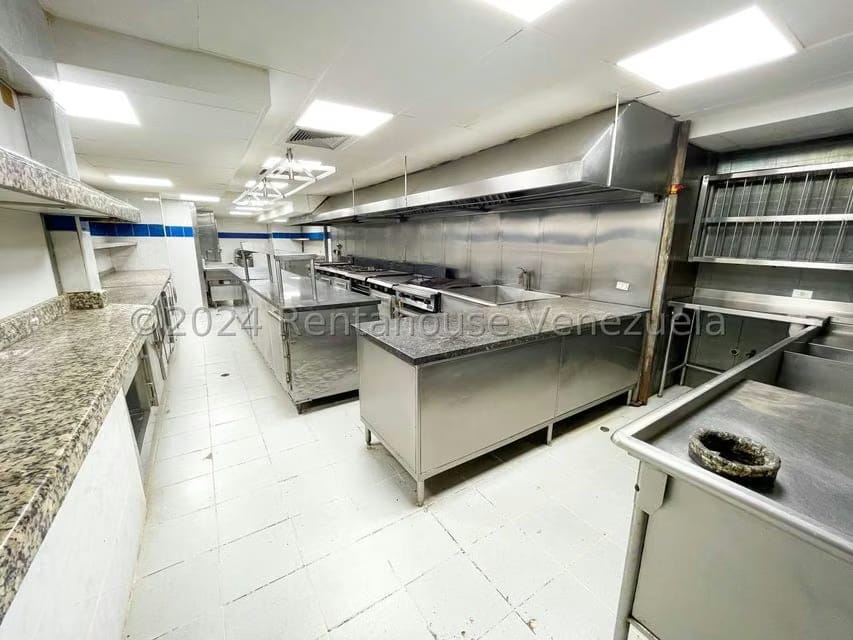 Comercial (Local Comercial) en Alquiler en Los Palos Grandes, Distrito Metropolitano - 21