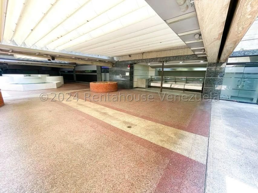 Comercial (Local Comercial) en Alquiler en Los Palos Grandes, Distrito Metropolitano - 30