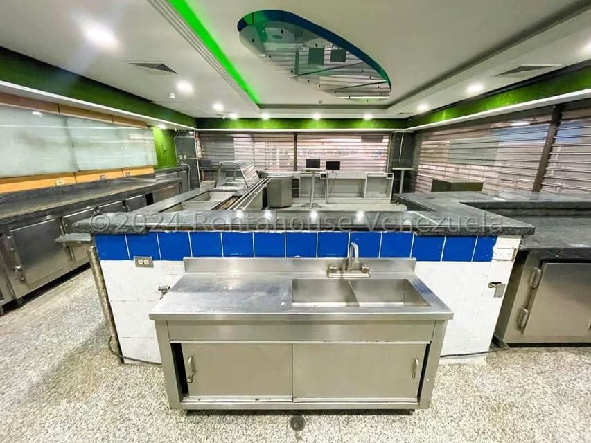 Comercial (Local Comercial) en Alquiler en Los Palos Grandes, Distrito Metropolitano - 9