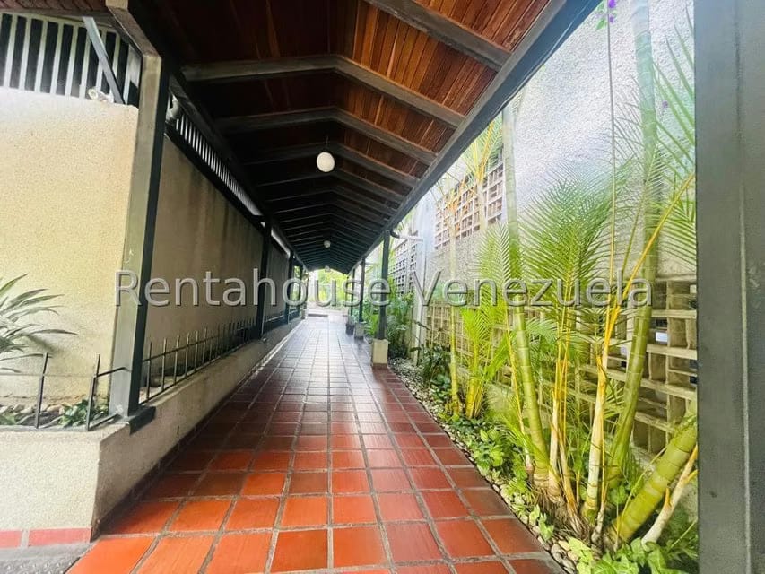 Apartamento (1 Nivel) en Alquiler en Baruta, Distrito Metropolitano - 2