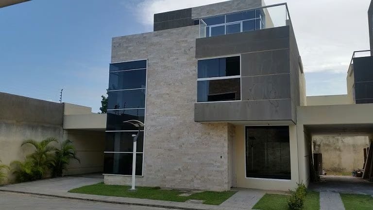 Espectacular Casa en Residencias Parque Los Saltos