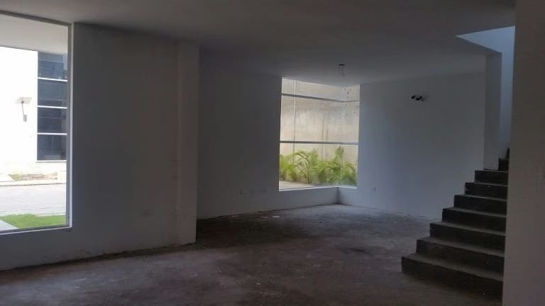 Espectacular Casa en Residencias Parque Los Saltos - 5