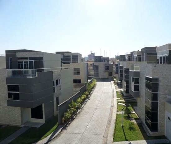 Espectacular Casa en Residencias Parque Los Saltos - 8