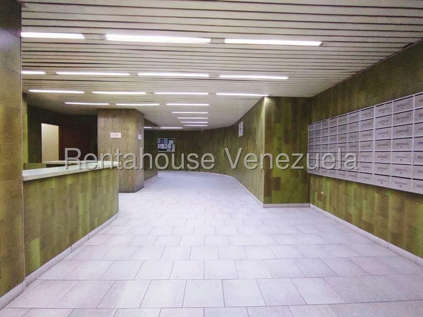 Comercial (Oficina) en Venta en La Urbina, Distrito Metropolitano - 2