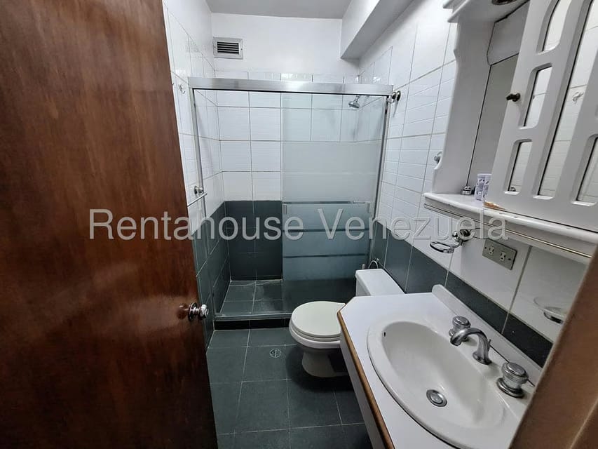 Apartamento (1 Nivel) en Alquiler en Campo Alegre, Distrito Metropolitano - 4