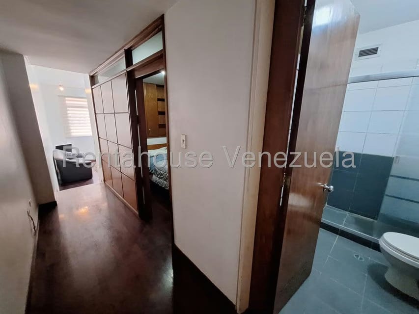 Apartamento (1 Nivel) en Alquiler en Campo Alegre, Distrito Metropolitano - 5