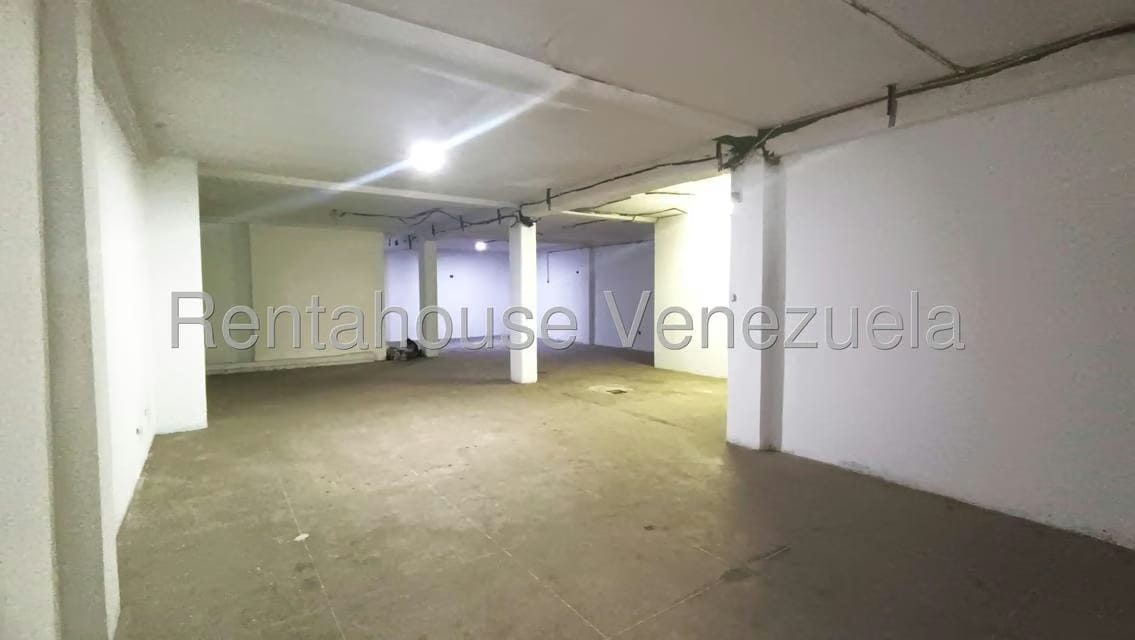 Comercial (Galpon - Deposito) en Alquiler en Catia, Distrito Metropolitano - 4