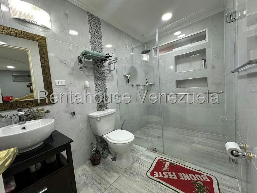 Casa (Multipes Niveles) en Venta en El Paraiso, Distrito Metropolitano - 14