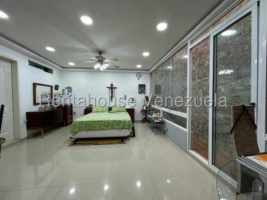 Casa (Multipes Niveles) en Venta en El Paraiso, Distrito Metropolitano - 16