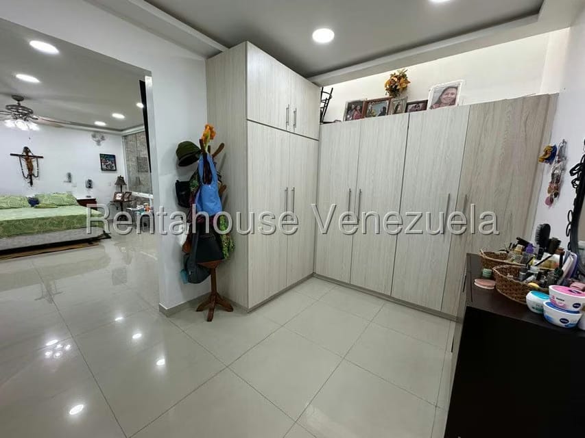 Casa (Multipes Niveles) en Venta en El Paraiso, Distrito Metropolitano - 17