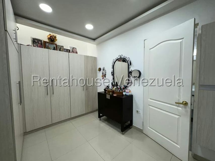 Casa (Multipes Niveles) en Venta en El Paraiso, Distrito Metropolitano - 18