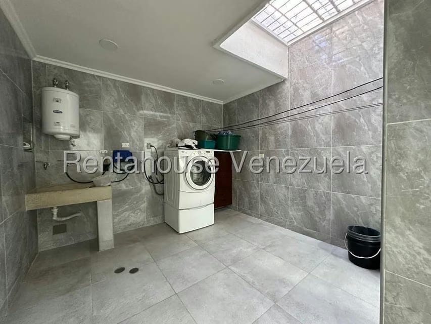 Casa (Multipes Niveles) en Venta en El Paraiso, Distrito Metropolitano - 23